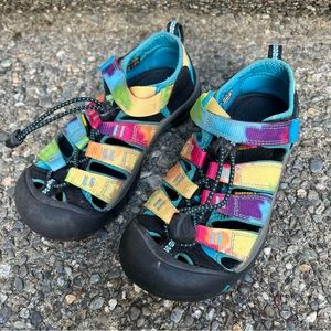 KEEN Unisex-Child Newport H2 Closed Toe Water Sandal size 1 (big kids)